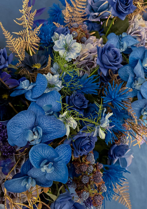 Detailaufnahme hochwertiger Real Touch Kunstblumen für Silvesterdekoration im Park Hotel Vitznau