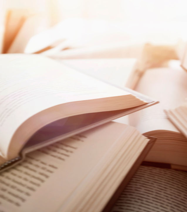 Plusieurs livres ouverts