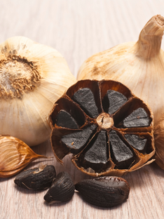 Schwarzer Knoblauch - black garlic