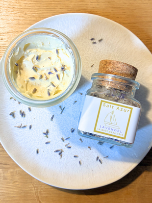 Lavendelbutter Rezept – aromatische Kräuterbutter mit Lavendel