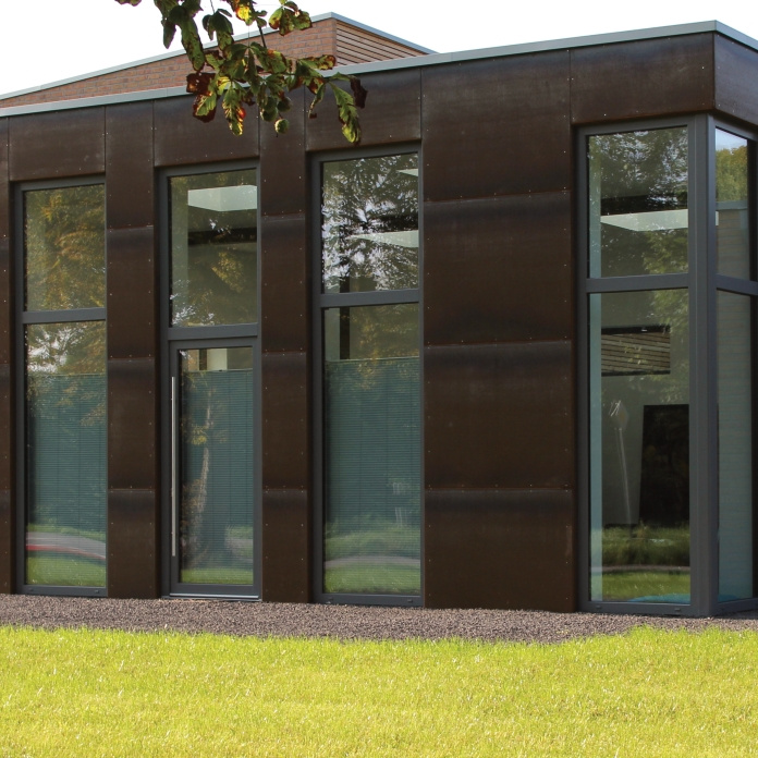 Gallerie-Juun25-Stahlfassade-3z3