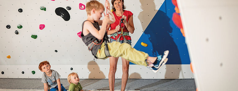 ©-Quellalpin-Eva-Beer-Boulderhalle-2022-14(1).jpg