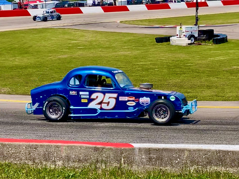 #25 Max Wright