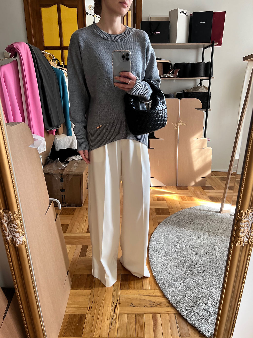 Thumbnail: Oversized jumper with a round neck 