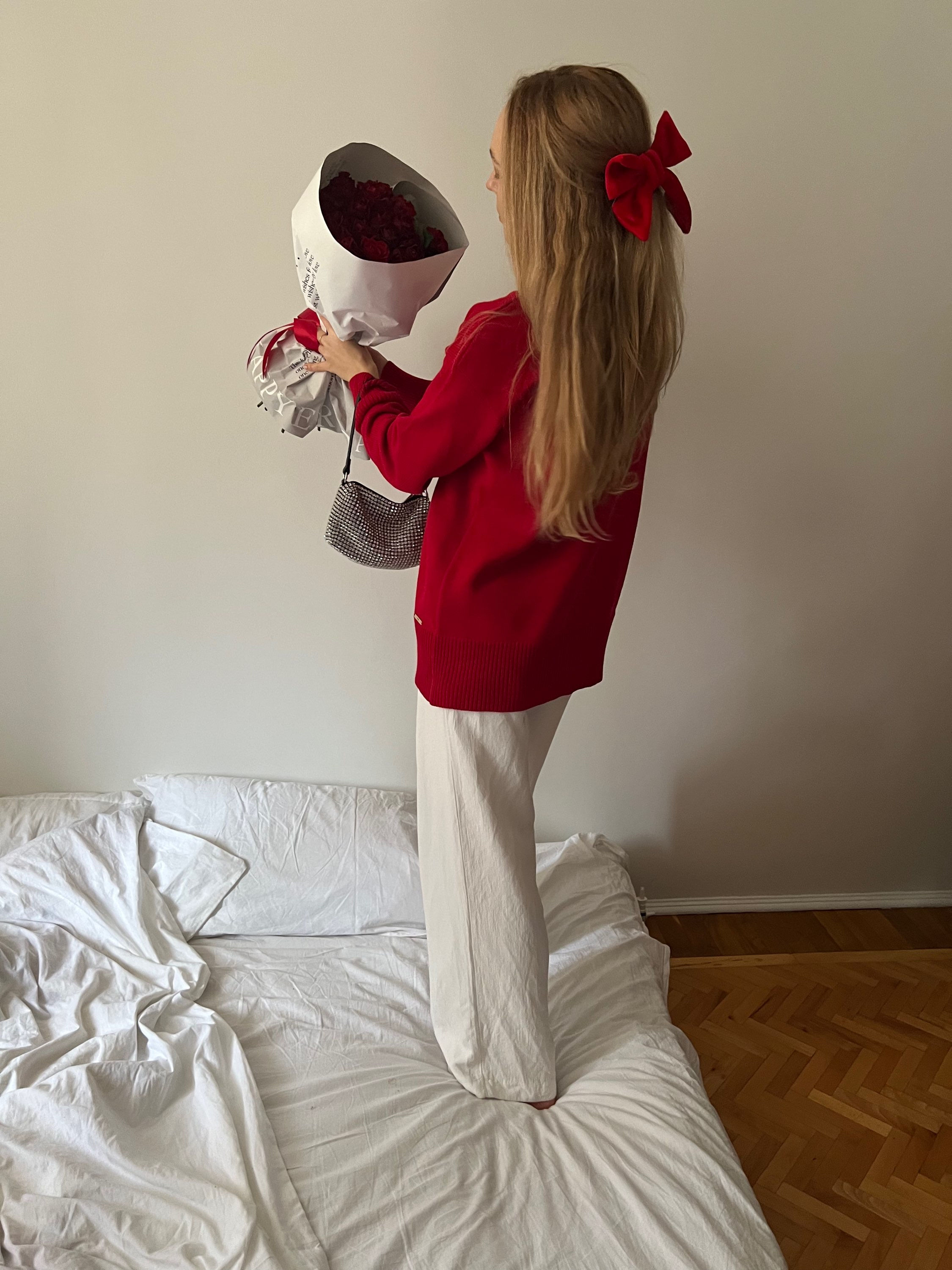 Basic sweater with a heart