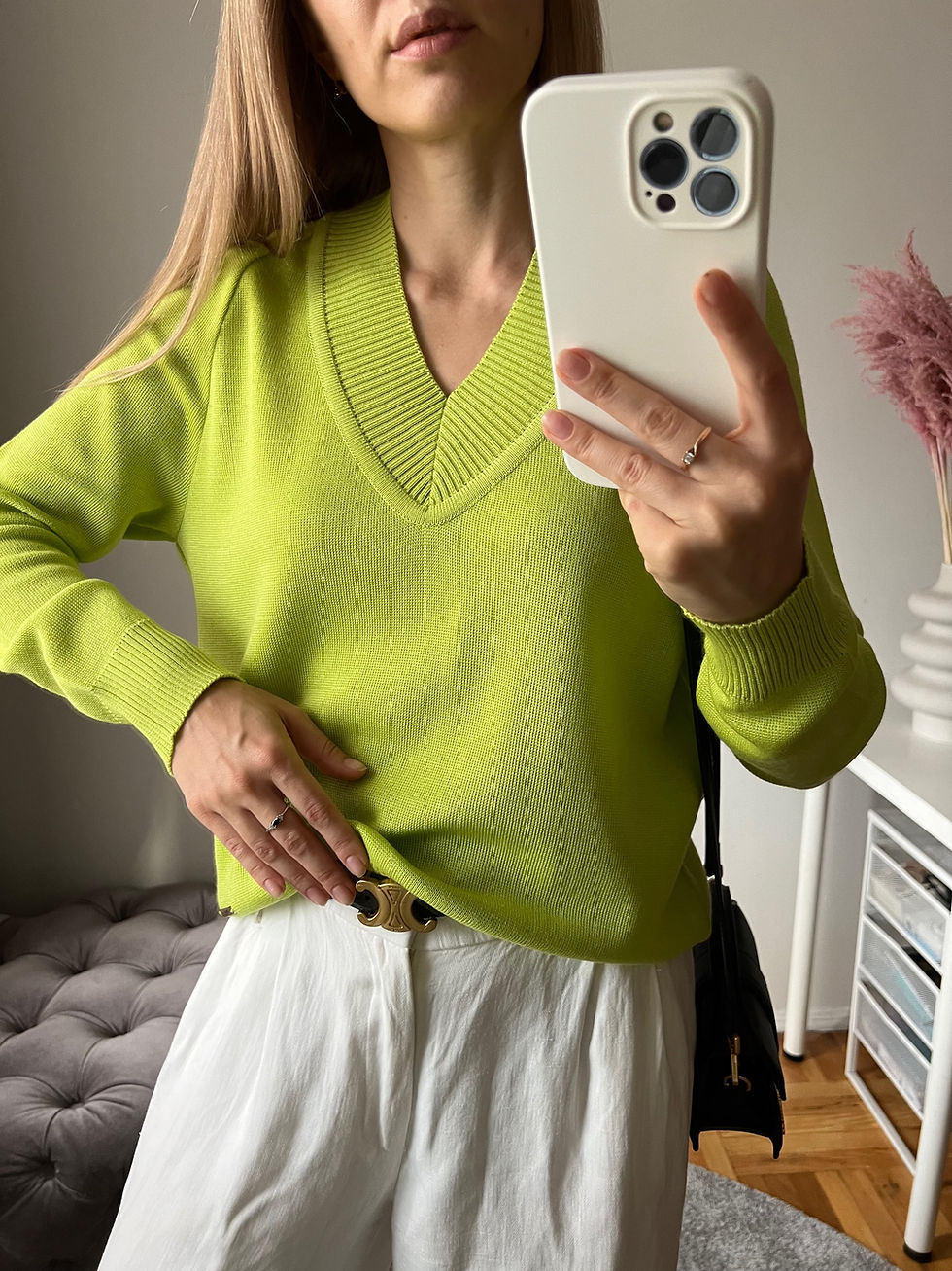 Thumbnail: V-neck jumper