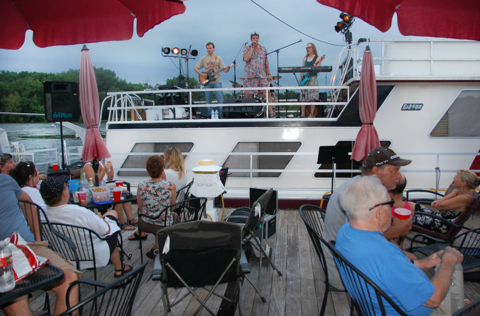 Boaters enjoying the "Buzz"