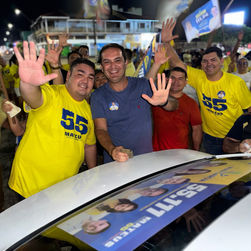 Adesivaço de Alex Garcia mobiliza população e reforça apoio ao candidato a vereador em Parintins