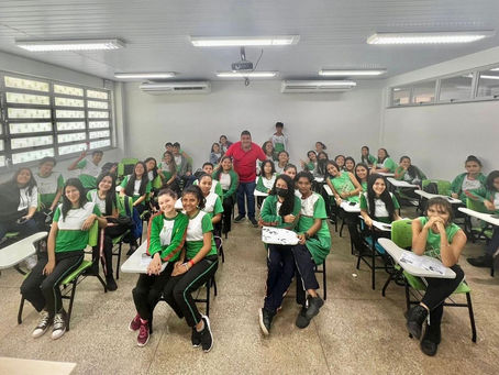 Executivo sanciona Lei do vereador Alex Garcia para incentivar estudantes com o Prêmio Jovens Escritores