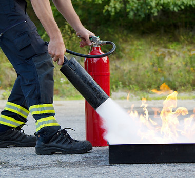 Formation-Incendie-Pompier-Extincteur.jpeg