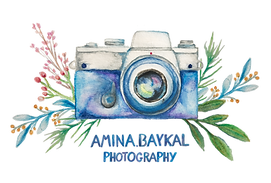 Amina Baykal Photography Logo, Berg-Wiese, Aquarellzeichnung, Bergblumen, Kamera Canon R6 II,