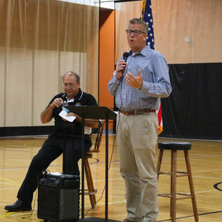 Hultgren holds town hall meeting in Yorkville ahead of November general election