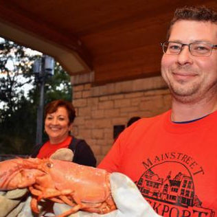 Foodies dive in during second annual Lobster Fest