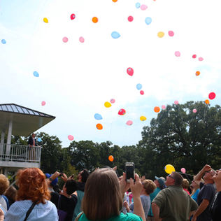 Joliet Area Community Hospice holds Interfaith Memorial Service, Balloon Release