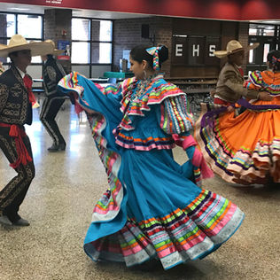 U46 parents learn about dual-language program