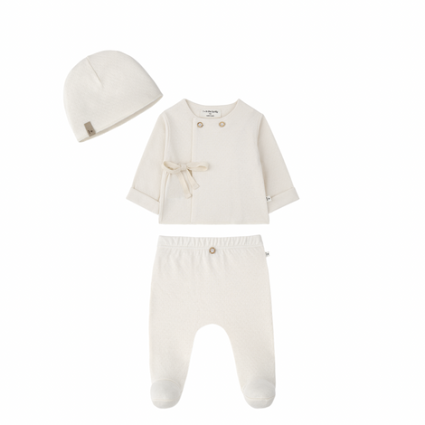 Tenue de naissance + bonnet 
ONE MORE IN THE FAMILY 
88€