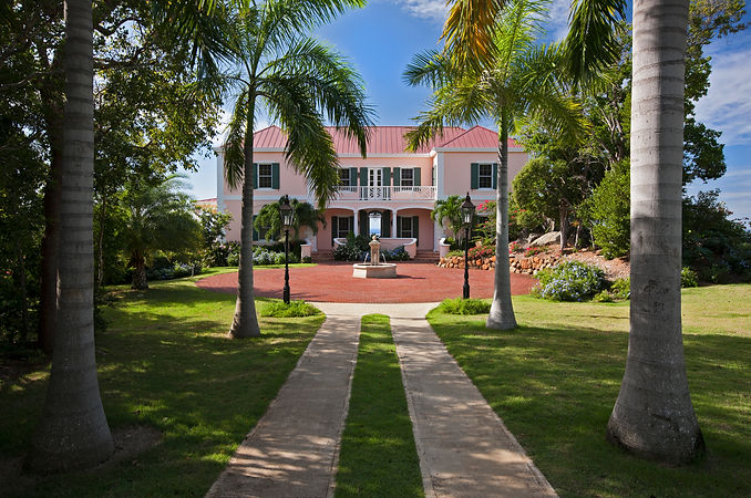 Driveway Entry to Villa Barefoote MSI-In