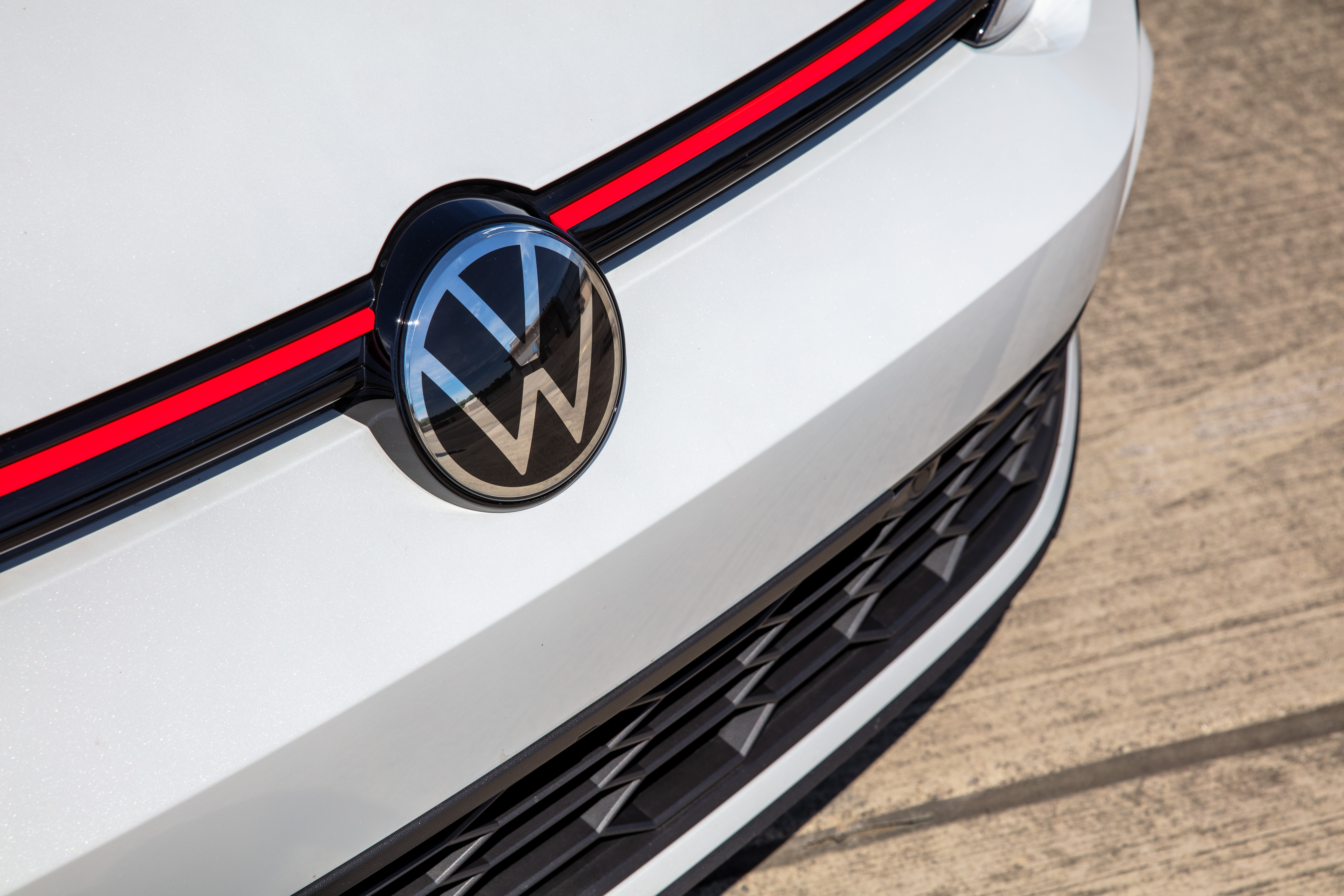 Dutch Tilt
MK8 Volkswagen GTI
Commercial automotive photographer CT NY