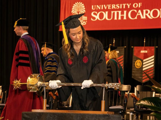 sisterhood spotlight: Emmie Thompson's presidential experience