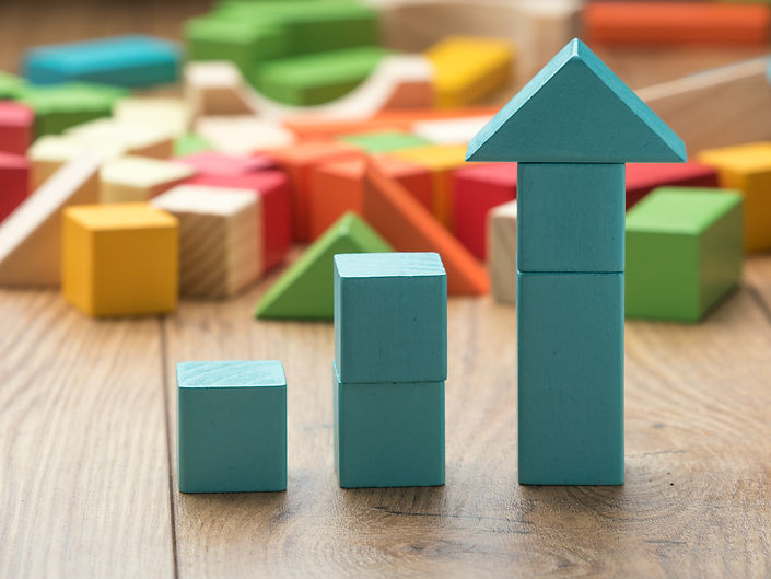 Increasing arrow made by building blocks