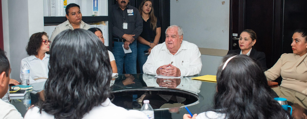 Alcalde de Poza Rica gestiona internet gratuito para escuelas de mayor necesidad.