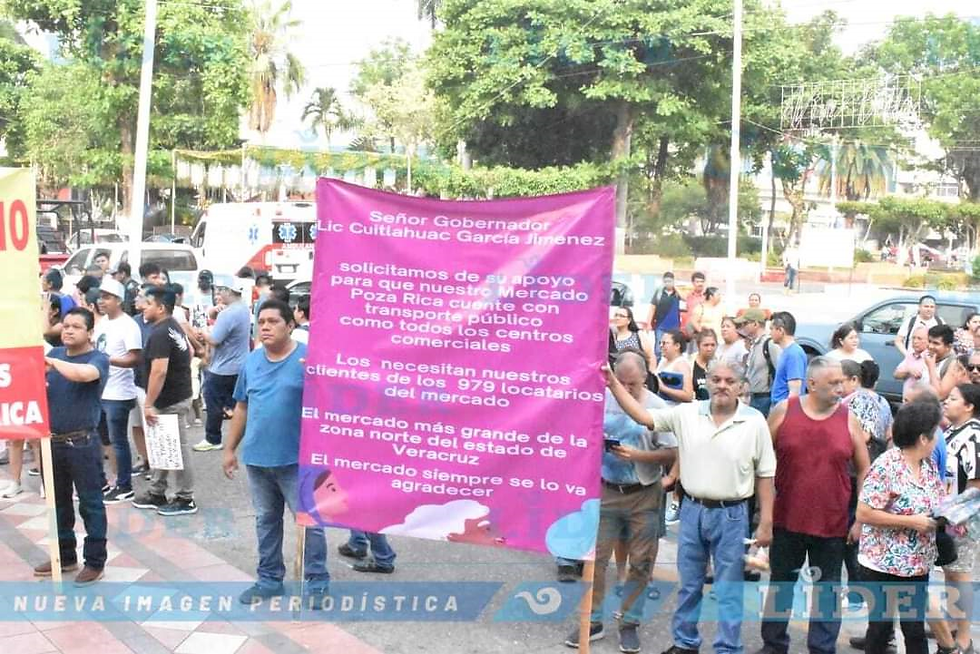 Demandan transporte para el mercado Poza Rica.