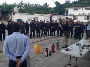 El Ayuntamiento de Poza Rica, a través de la Dirección de Protección Civil Municipal, fortaleció la vinculación institucional con dependencias públicas mediante una jornada de capacitación dirigida a elementos operativos de la Policía Estatal.