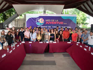 Sesiona Consejo Municipal de Jóvenes de Poza Rica.