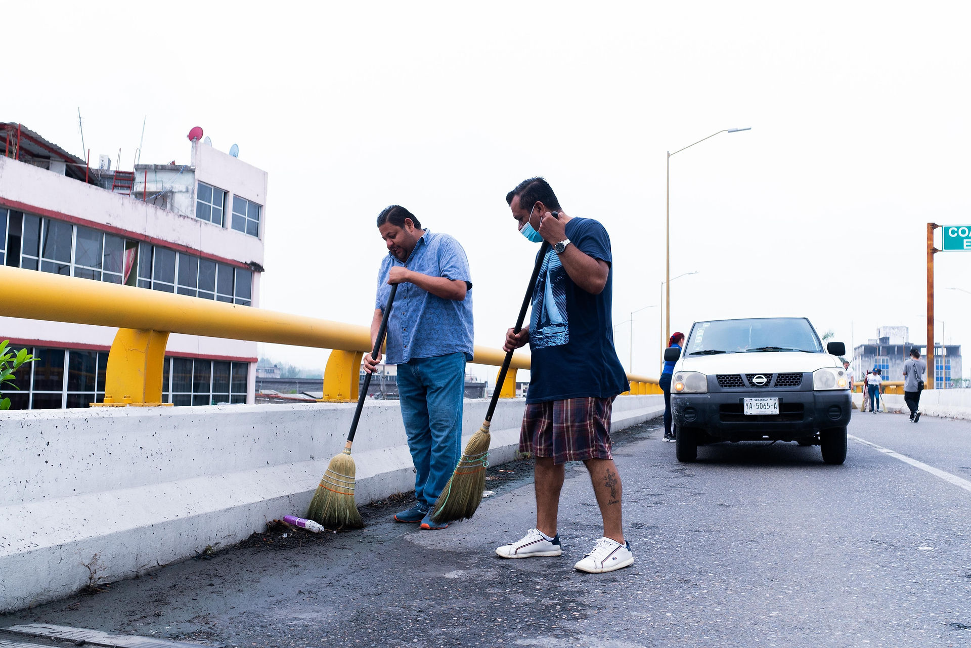 Mantienen limpios espacios públicos de Poza Rica.