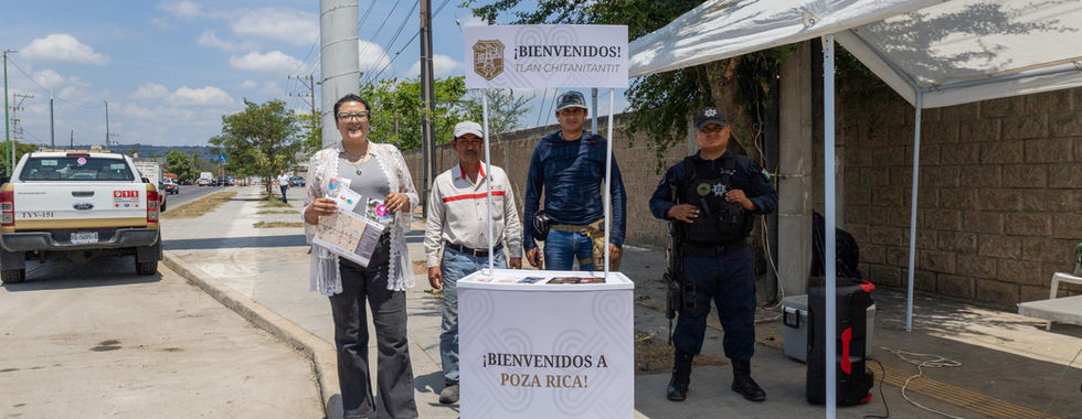 Instalan módulos informativos en Poza Rica.