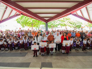 DIF entrega equipamento para CAIC y CADI.