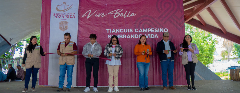 "Tianguis Campesino" reúne a más de 200 productores en Poza Rica.