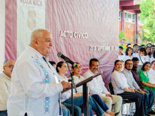 Fernando Remes encabeza acto cívico en CBTis 78.