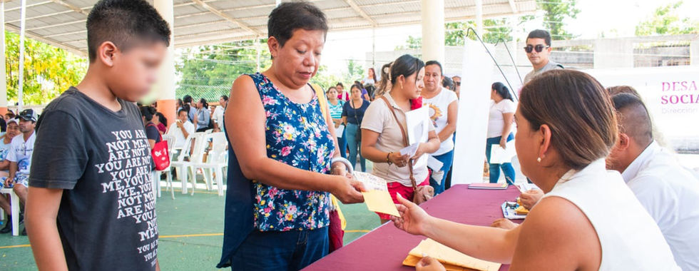 Más becas para estudiantes con administración de Fernando Remes.