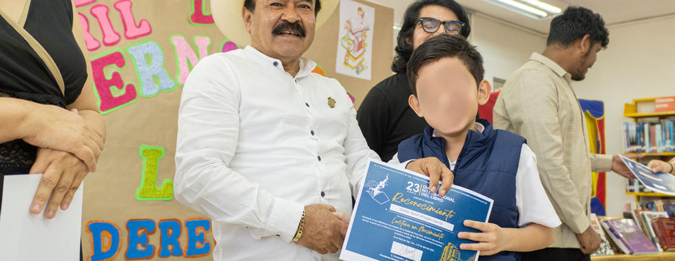 Celebran niñas y niños pozarricenses Día Internacional del Libro.