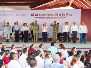 Poza Rica dice “Sí al Desarme, Sí a la Paz”.