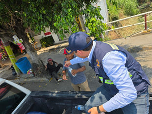 Activan puntos móviles de hidratación ante ola de calor en Poza Rica.