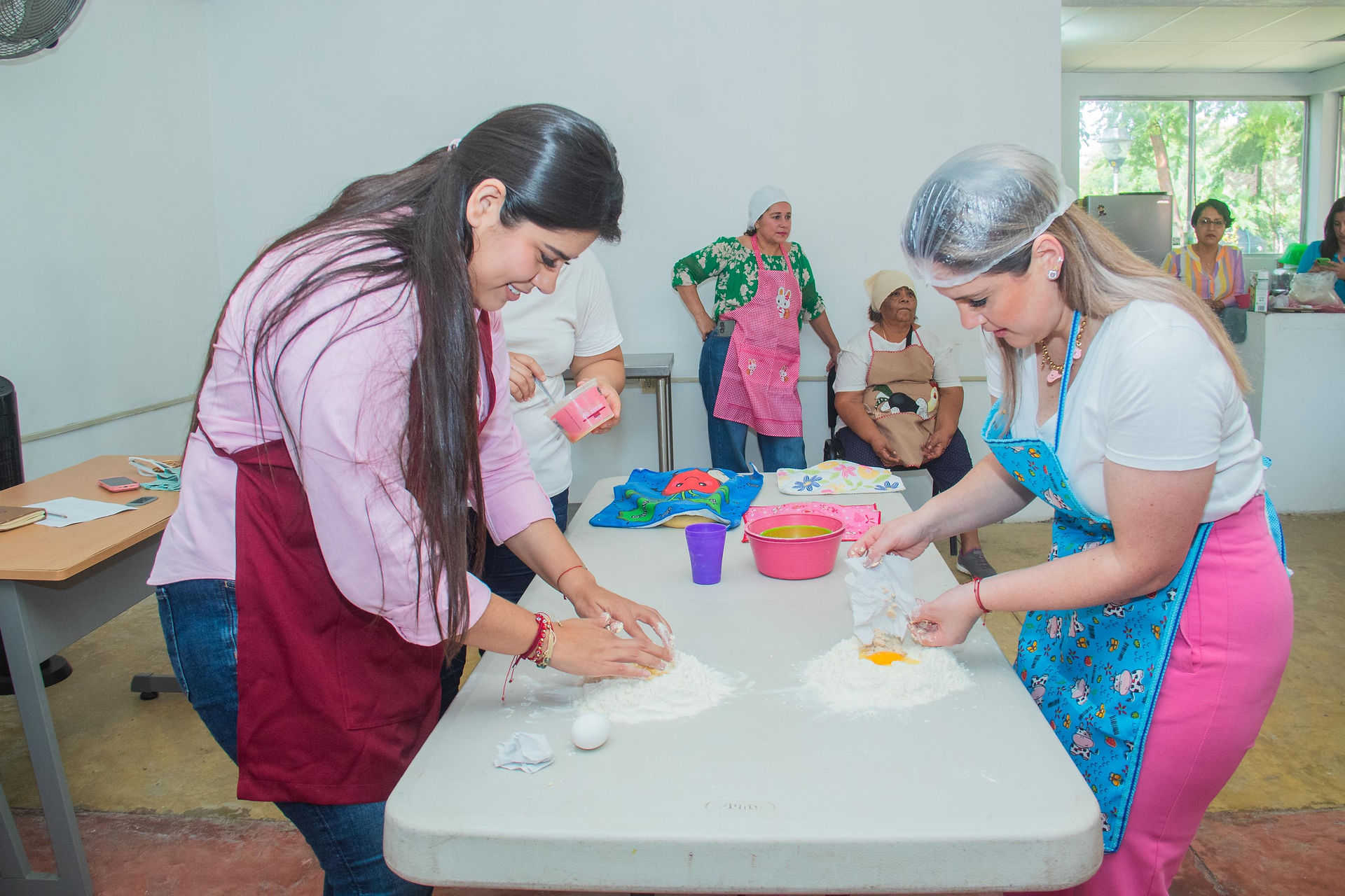 DIF imparte taller "Creando con amor".