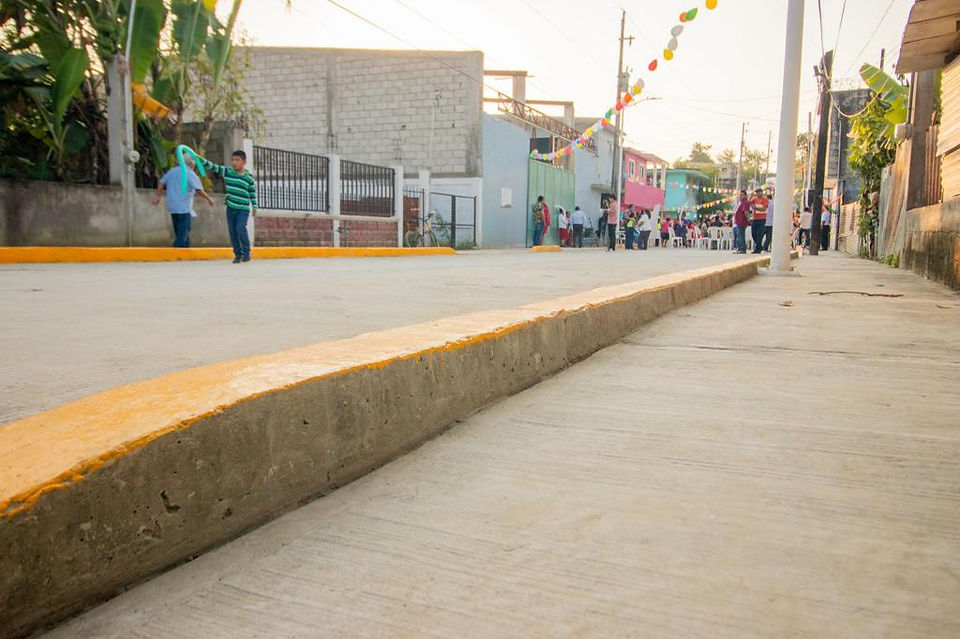 Entregan pavimentación en Los Sauces.