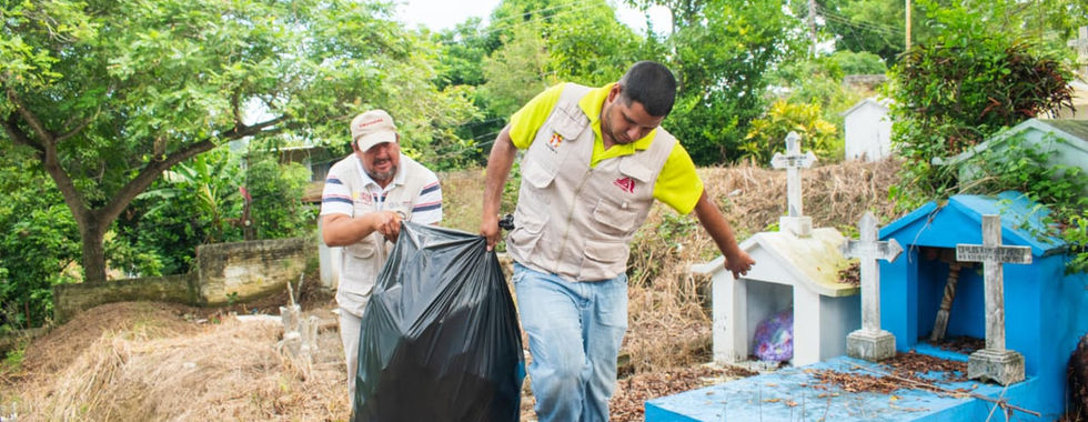 Brinda un ambiente digno en espacios de descanso eterno.