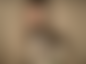 Gucci İlkbahar Yaz 2026 defilesinde Kate Moss ile maksimal kadın giyim trendleri