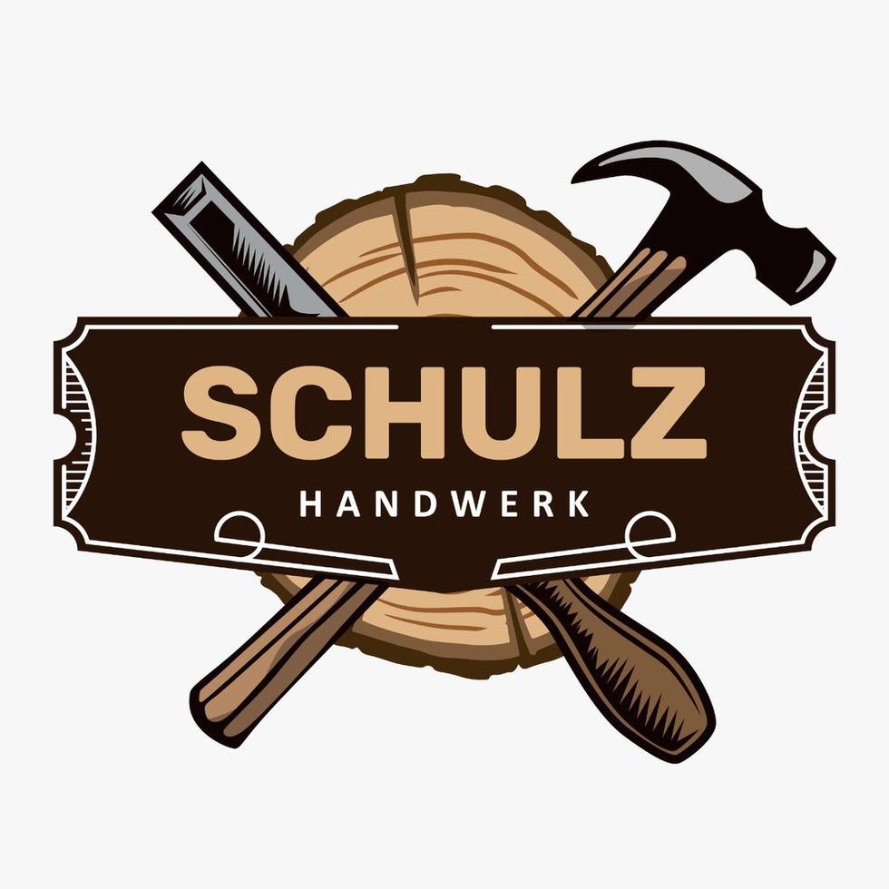 Handwerker-Logo Patch Schulz Handwerk – Hammer, Hobel und Meißel vor Baumscheibe, brauner Schriftzug auf Schild, klassisches Handwerksdesign