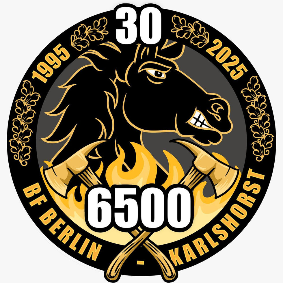Sonderedition Feuerwehr-Patch BF Berlin Karlshorst – 30 Jahre Wache 6500, Jubiläumspatch mit Pferdekopf, Flammen und gekreuzten Äxten.