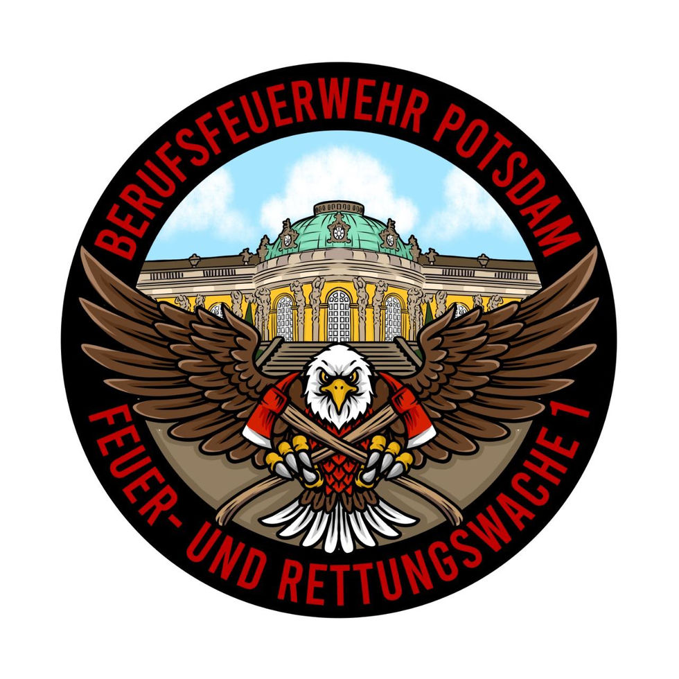 Patch Berufsfeuerwehr Potsdam – Adler mit Feuerwehräxten vor Schloss Sanssouci, roter Schriftzug Feuer- und Rettungswache 1, schwarzer Hintergrund.