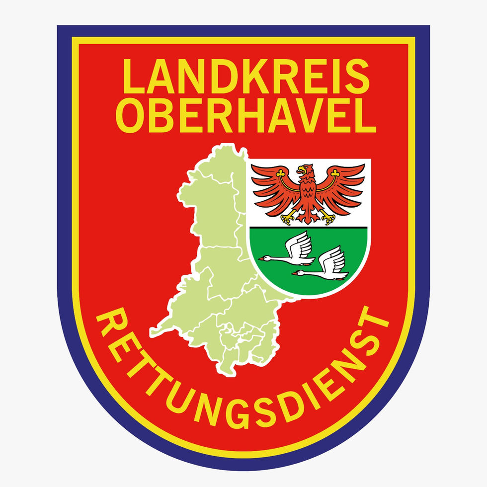 Patch Rettungsdienst Landkreis Oberhavel – roter Hintergrund, gelber Schriftzug, Brandenburg-Wappen mit Adler und Kranichen, Landkreis-Karte in Hellgrün