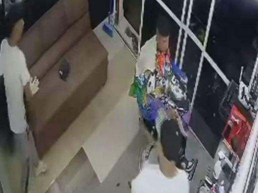 ¡ASALTO Y DISPAROS EN BARBERÍA DE ECATEPEC! 🔫💥😥