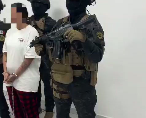 WENDY DE 26 AÑOS FUE DETENIDA POR SER UNO DE LOS SICARIOS QUE EJECUTÓ A UN HOMBRE E HIRIÓ A TRES MUJERES DE GRAVEDAD EN CULIACÁN, SINALOA 🚔🚨
