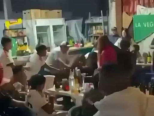 ¡RIÑA ENTRE DOS MUJERES DURANTE PARTIDO DEL TRI EN BAR DE MIXQUIAHUALA! 🥊🍺💥