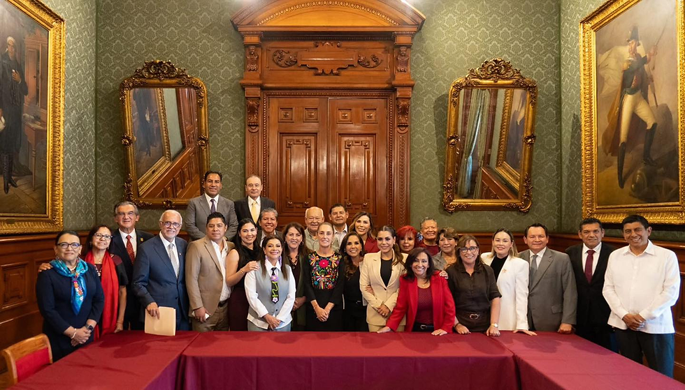 La presidenta de M茅xico, Claudia Sheinbaum Pardo, sostuvo una reuni贸n con gobernadoras y gobernadores incorporados al IMSS-Bienestar