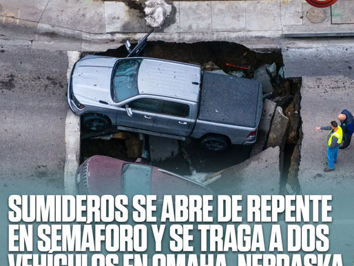 SUMIDEROS SE ABRE DE REPENTE EN SEMÁFORO Y SE TRAGA A DOS VEHÍCULOS EN OMAHA, NEBRASKA 💥